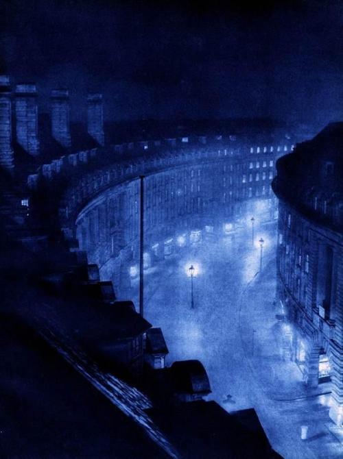 London Night  -   Harold Burdekin, 1934.British photogrepher  1899-1944   