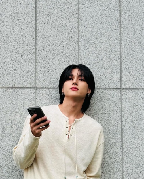 I Want To Destroy All The Scissors In The World KQ DON'T TOUCH HIS HAIR