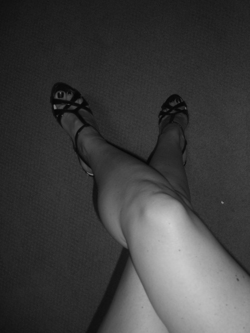 marriedlust35: marriedlust35: S - nothing drives him more crazy then sending him pictures of my legs