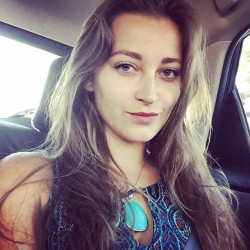 missdanidaniels:  Messy-haired hippie-child that wears stilettos and likes cream pies.