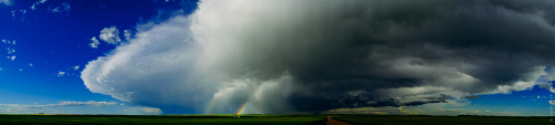 lensblr-network:  it’s pano time again. looking through my archives to find good photos worth printing and found a bunch more panorama’s. some amazing alberta skies right there. photo by i.m. ruzz  (thisherelight.com)