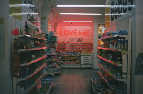 // L O V E M E //