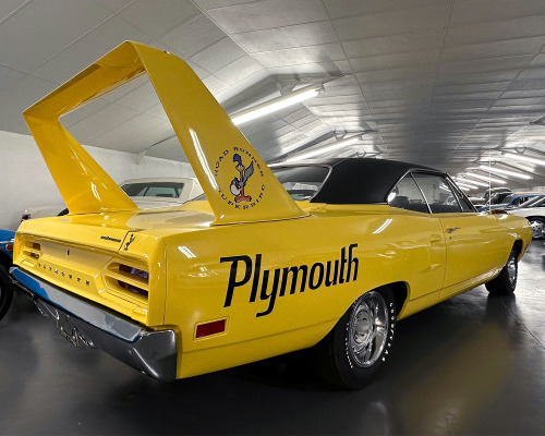 Winged Wednesday; '70 Superbird, 440 6 Pack, 4 Speed - C/o Barrett-Jackson