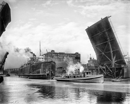 CHICAGO: Passing Beneath the Old State Street Bridge, c1905 Historic Pictoric