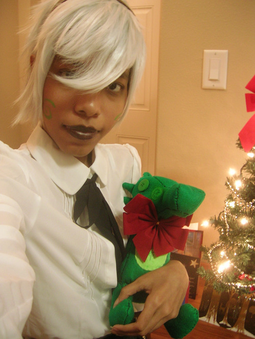 Merry Christmas (eve) everyone <3 I did a humanstuck!Calliope cosplay today for the occasion, I’ve been waiting to do this for a while now and I think they came out pretty good uvu Thank you to my mom for the photos! And thank you everyone for