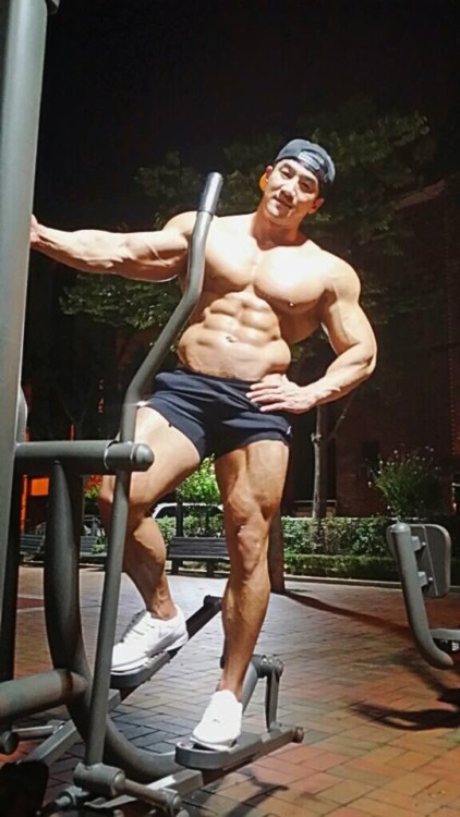 melaninmuscle:  HWANG CHUL SOON