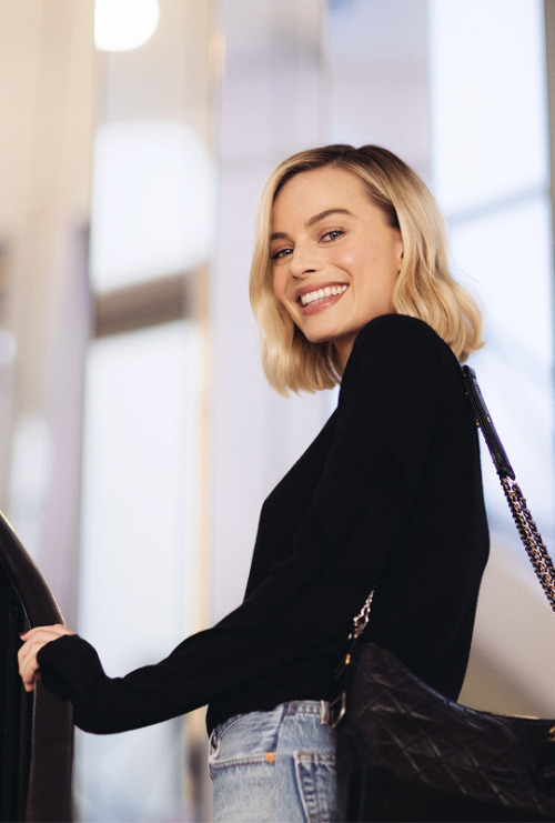 dcmultiverse:Margot Robbie Chanel ‘Coco Neige’ Photoshoot at Gabrielle Chanel’s apartment