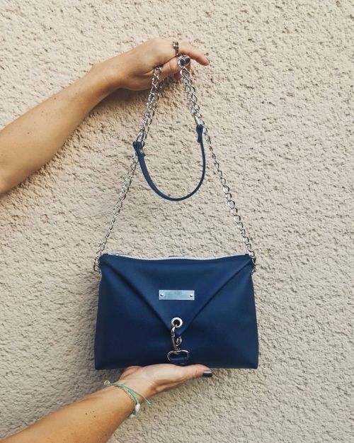 Classic Beauty  / Brand New Basic Origami Bag in Dark Blue faux leather / #darkbluearden #basicoriga