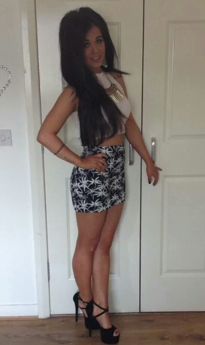 RT Any mature gents in Blackburn looking for a horny chav to play with. Stacey, 19