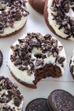 fullcravings:  Oreo Cookies and Cream Donuts