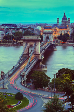 allthingseurope:  Chain Bridge, Budapest (by Luís Henrique Boucault) 