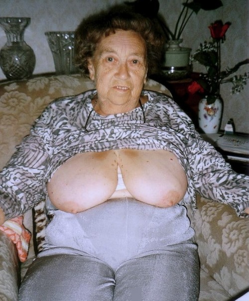 giannisgrpap:  Real old grannies in action