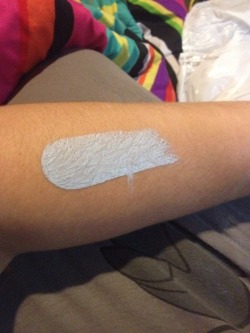 destroythepast:  destroythepast:  Homestuck cosplayers, I have discovered something wonderful. Move over, Snazaroo and Ben Nye—there’s a new grey in town, and I have fallen in love instantly. It’s called Mehron CreamBlend Stick, in light grey. It’s