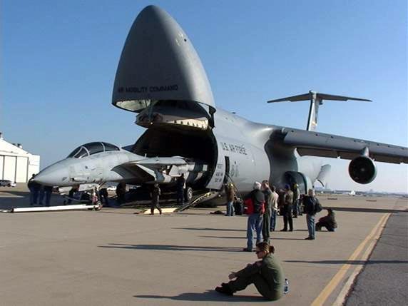digitalcable:  sandsvendor100:  Beautiful Plane Birth  the miracle of flight 