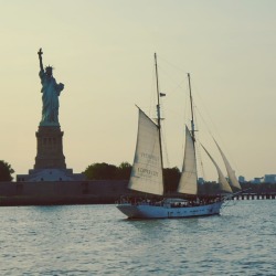 Let the river run, huddled masses. (at Statue of Liberty National Monument)
https://www.instagram.com/p/BzuTTEChbv6/?igshid=11rghyt0v1a6