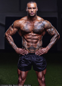 mitos:  David McIntosh by Christopher Bailey (2014)