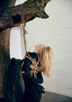 thefingerfuckingfemalefury: brookietf:  thefingerfuckingfemalefury:   brookietf:  diana-prince: Cate Blanchett photographed by Sean   Seng for 032c Magazine  Oh, my god?? O_O  &lt;3_&lt;3 CALL THE FIRE DEPARTMENT, MY PANTIES ARE NOW IN FLAMES    She’s