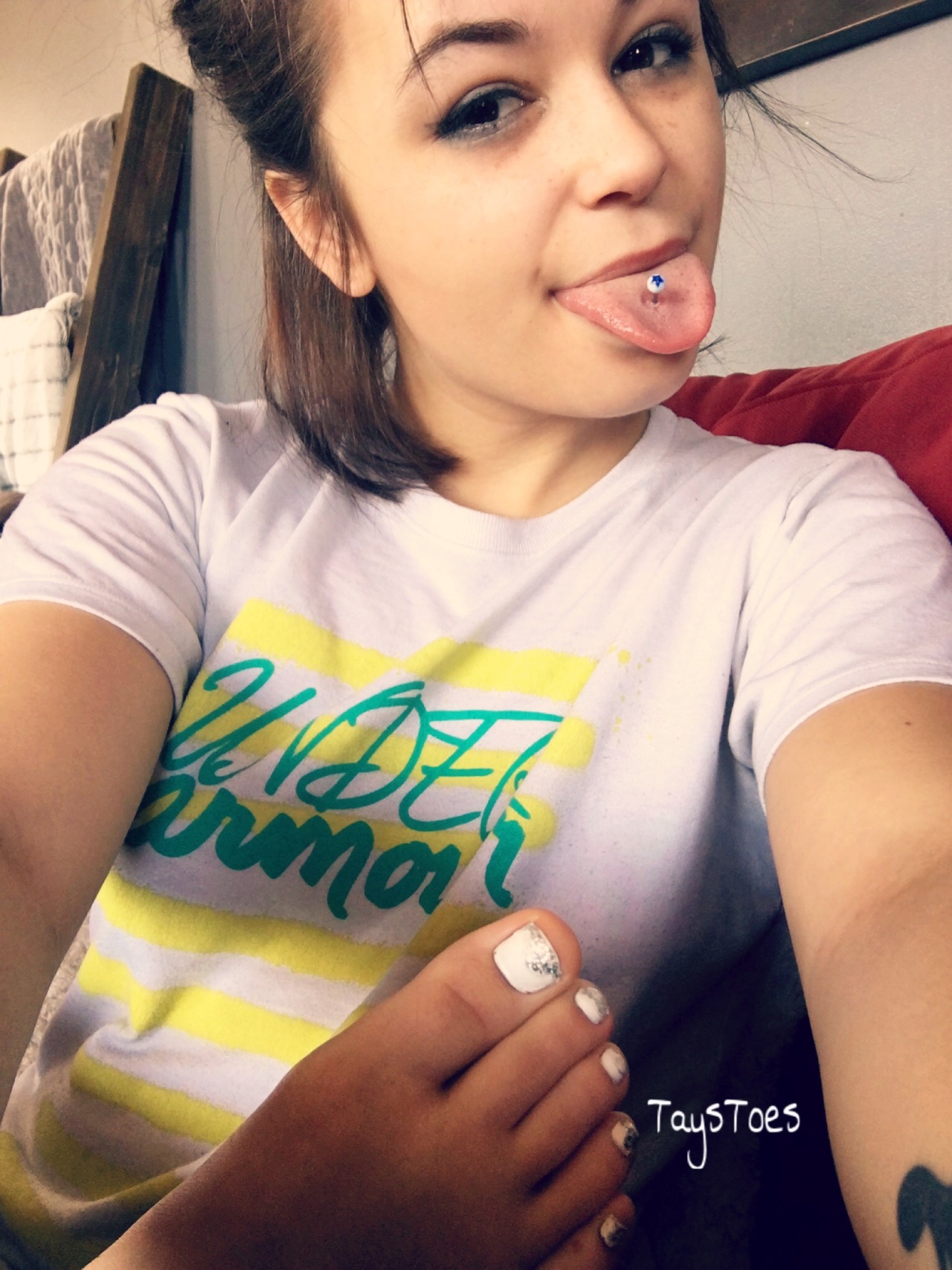 taystoes:  &lt;p&gt;selfie + foot &lt;/p&gt;  &lt;p&gt;y'all