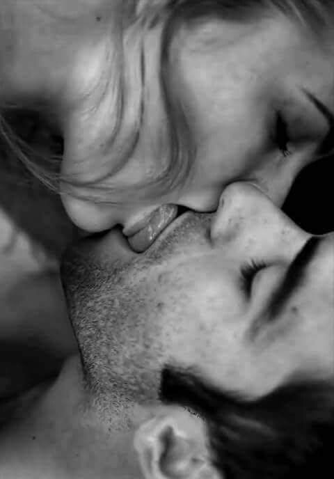 sorsha342:  daddyblueberry:  silsanny:  @daddyblueberry …need your kisses…💕