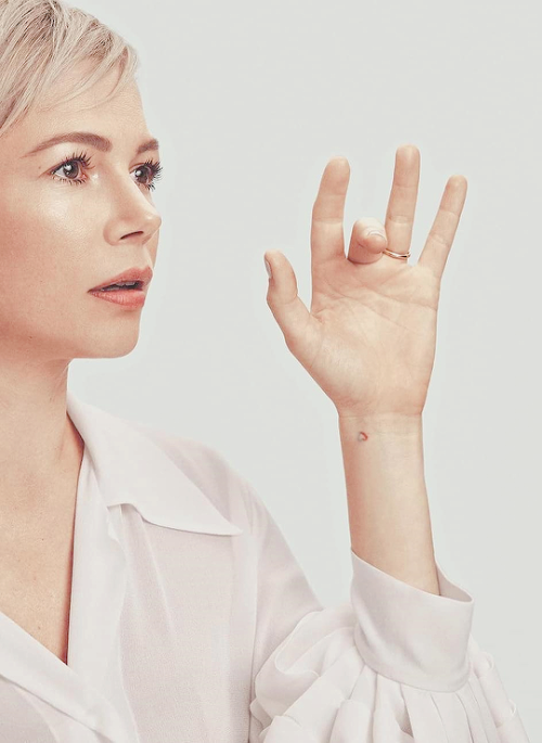 michellewilliamsdaily: Michelle Williams photographed by Mariana Maltoni for ‘ELLE UK’ -