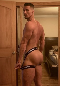 8inch-plus-only-for-his-ass:8inch plus only for this beautiful ass.