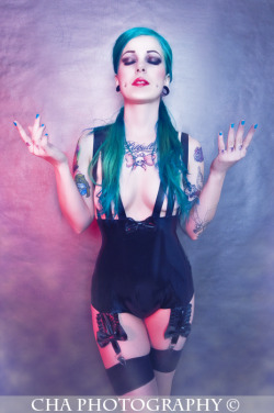 hellyeahalternativemodels:  Xena Von Wonderland Cha Photography 