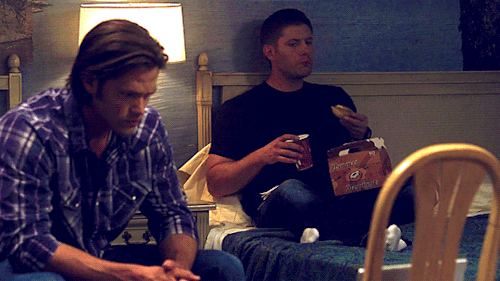 canonspngifs:  6.06 - You Can’t Handle the TruthDonut Dean + bonus socked feetsies 