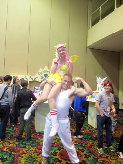 winkonthings:  this was awesome i got a shot with a Bronie doing snow flake at i was dress as hurricane fluttershy!:D  omg look at that adorable Fluttershy
