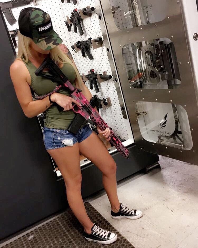 lucascable:  ? Country girl