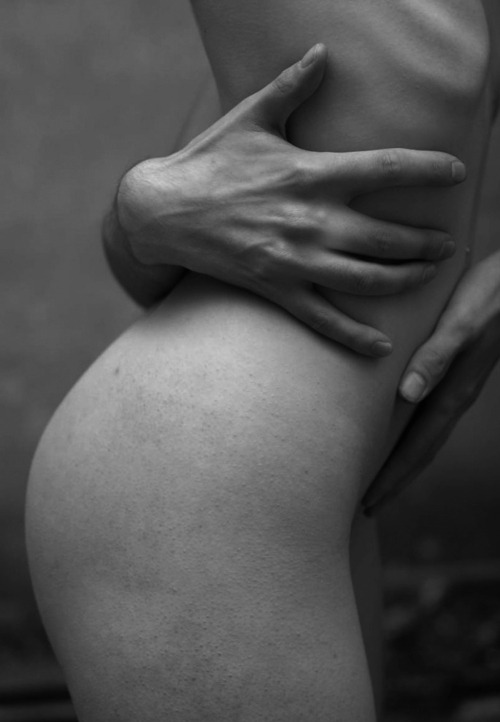 southernlonewolf:  …quanto t’amo vorrei dirti….questo senso di mutuo perderci