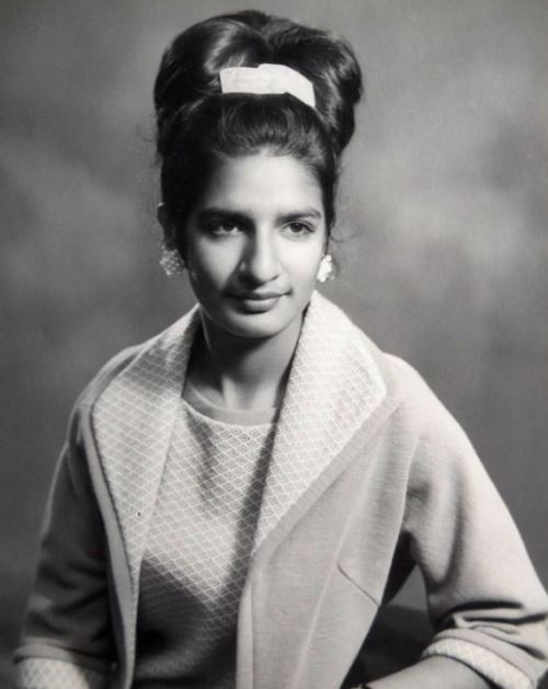 vintageindianclothing:A look at hairstyles in a brief window of time: 1930s-1960s. 1930s: MS Subbulakshmi’s naturally wa