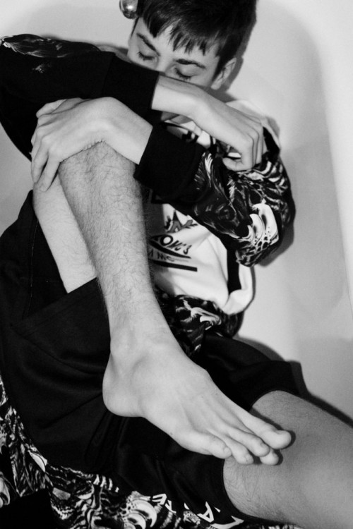 malemodelfeet:  Oliver Beard