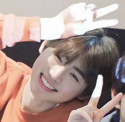 Thank You So Much Xuxu !! It's Truly An Honour That You Consider My Acc Pretty And It Touches Me !! ><