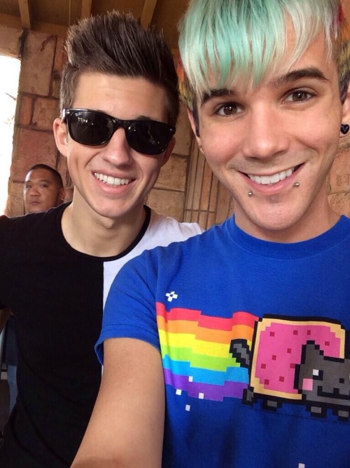 mrsdoctorpepper:  Mathew Lush and Nicholas Laws are the cutest couple. Plus their channel is amazing! I love their videos :)