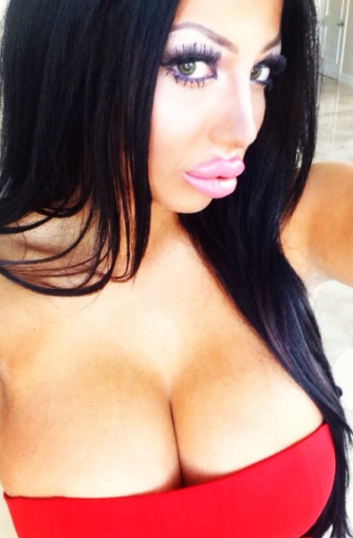 deluxe-bimbo-bitches:  Ritta Sophia Dream Barbie Doll from Hell!  WOW!!! I&rsquo;m digging this 