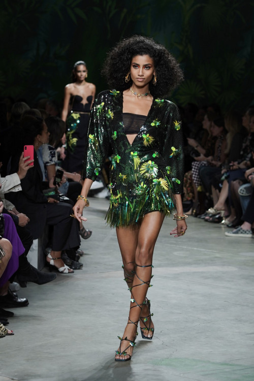 lelaid:Imaan Hammam at Versace S/S 2020