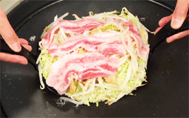kawaii-yummycums:  strawberry-milktea:  広島お好み焼き (Hiroshima Okonomiyaki)  Fuck yea