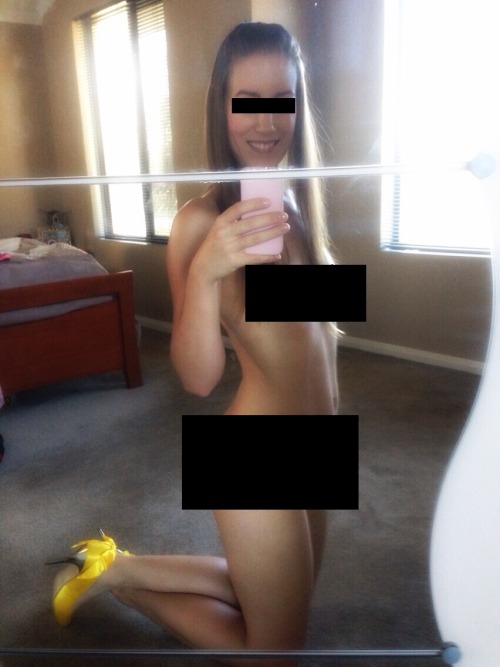 girlexposuregame: Sarah was sent in by her husband to be exposed at 30 reblogs. Get on it!