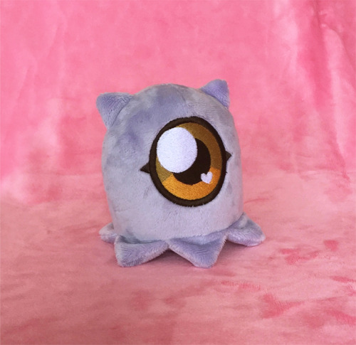 Here is the (second) Kuramon plushie finally finished. I don’t think I took any nice photos of the o