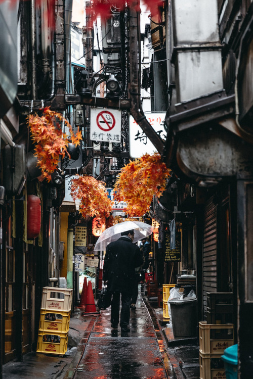 Street scene, Tokyo　　　Instagram / Facebook / Twitter