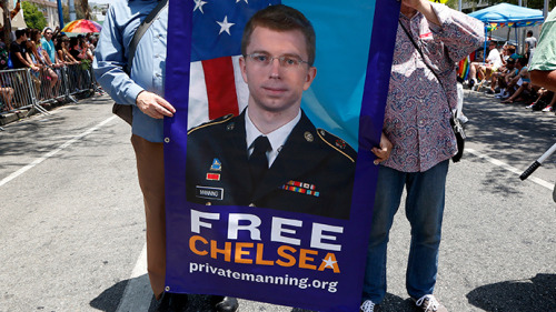 rtamerica:
“Chelsea Manning on the Islamic State: ‘ISIS cannot be defeated by bombs and bullets’ WikiLeaks source Chelsea Manning believes military action won’t destroy the Islamic State, and thinks that the United States and its allies should...