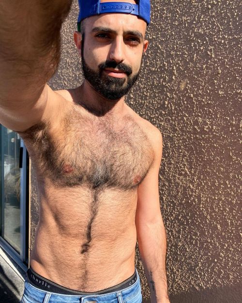 Corona Body Hair Chronicles: Sketch Review Afterglow #gay #selfie #thirsty #hairy #scruff #beard #in