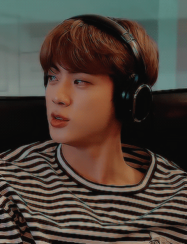 jinvant:he just looked so soft here [listen to 이밤 (This Night) by Jin here]