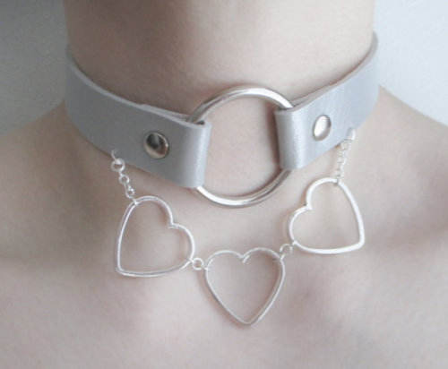 ofstarsandwine:  ♡ Heart Collar ♡   ♡ OfStarsAndWine on etsy ♡    