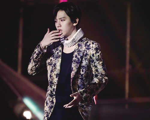 kimjongsnoona:  THE LOST PLANET WUHAN : BAEKHYUN 