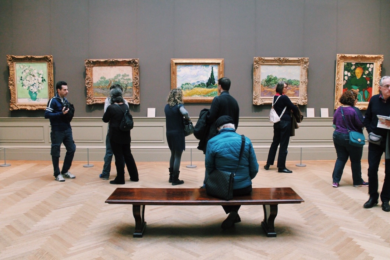lejoligarcon: nothing makes me happier than a room full of people admiring van gogh