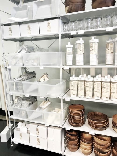 tbhstudying: a couple of pictures from a trip to downtown portland! i went to see the muji pop-up sh