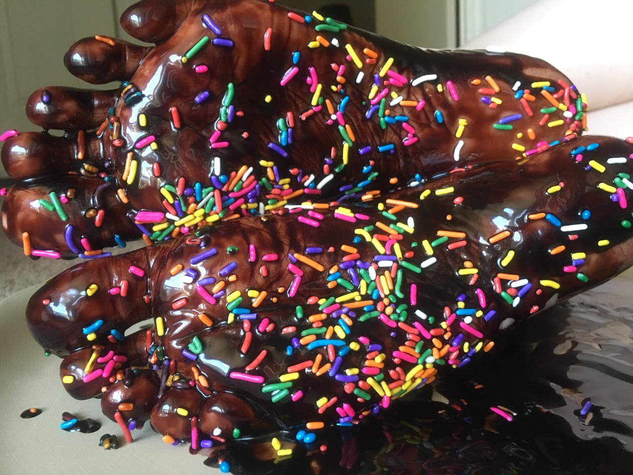 tastycummyfeet:  feetofmarleyquinn:  Someone requested some more sprinkle pics; I