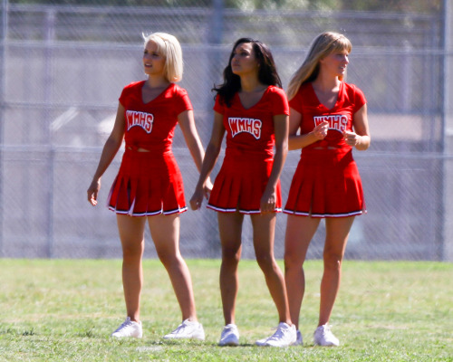 naya-rivera:Naya, Dianna, and Heather filming “Problem” for Glee uhq