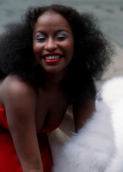 ladiesofhollywood:  Chaka Khan (Appreciation)